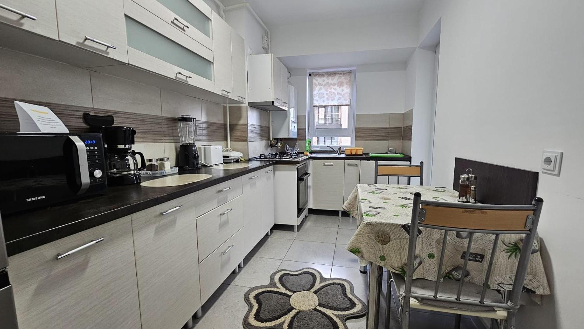 Elissa Apartment Braşov Buitenkant foto